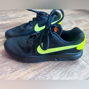 Brand New Nike Air kids 3.5Y